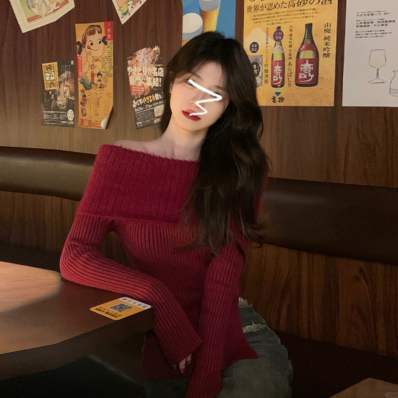 Christmas red sweater for women autumn and winter 2023 new soft and lazy style one-shoulder bottoming knitted New Year top