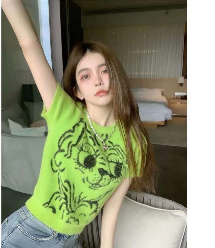綠色短袖t恤女設計感小眾夏季甜辣妹短款上衣別致獨特針織打底衫