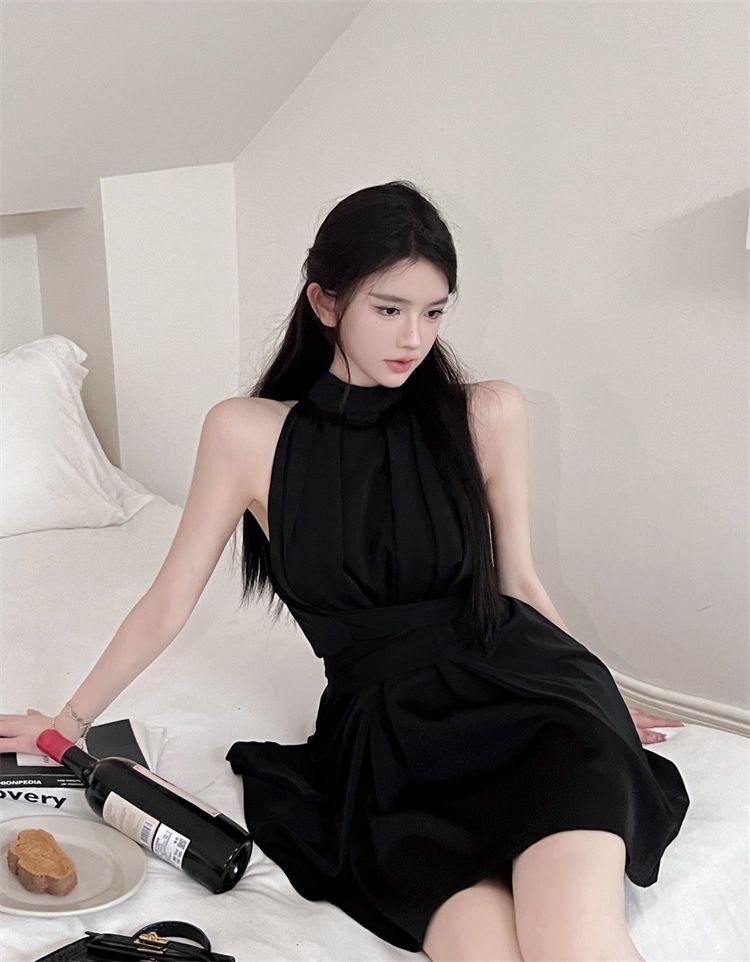 高級感無袖連衣裙女夏季法式露肩性感名媛氣質收腰綁帶短裙子