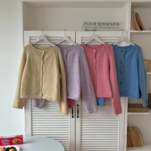 BB·Korean style sweater cardigan to reduce age and look younger, solid color bestie, dopamine color, light color, not attractive