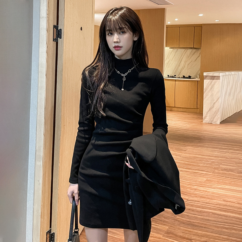 赫本風黑色高領針織連衣裙子女秋冬季2023新款大衣內搭打底包臀裙
