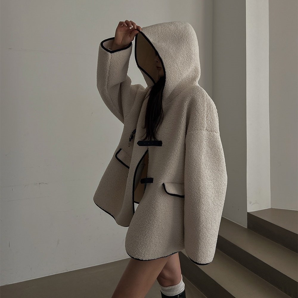 Warm winter~South Korea Dongdaemun autumn and winter design leather buckle hooded lambswool coat loose coat