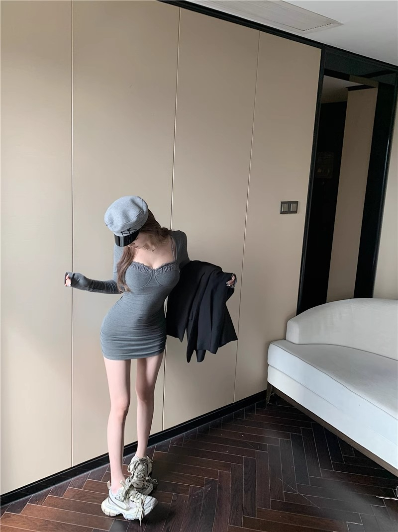 純欲御姐風方領長袖連衣裙女裝秋季蕾絲拼接灰色裙子收腰包臀短裙