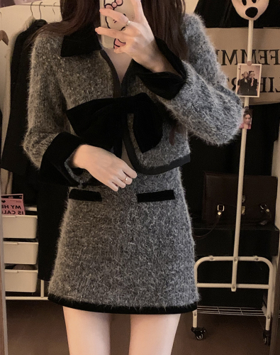 Actual shot of sweet and spicy fragrance suit for women, high-end plush short coat and skirt two-piece set