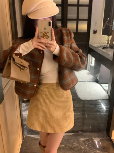 Actual shot of winter French socialite plaid small fragrant jacket with temperament and versatile tops for little people