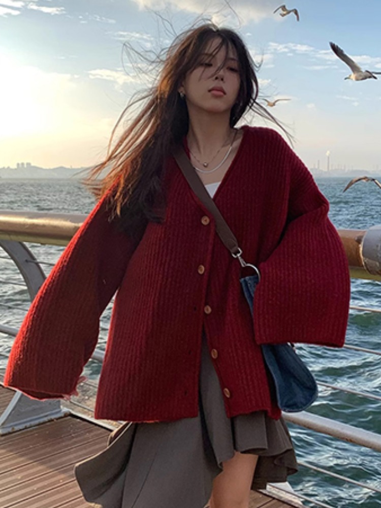 荒荒家寬鬆紐扣V領毛衣女秋新款通勤慵懶風休閒顯瘦針織開衫外套