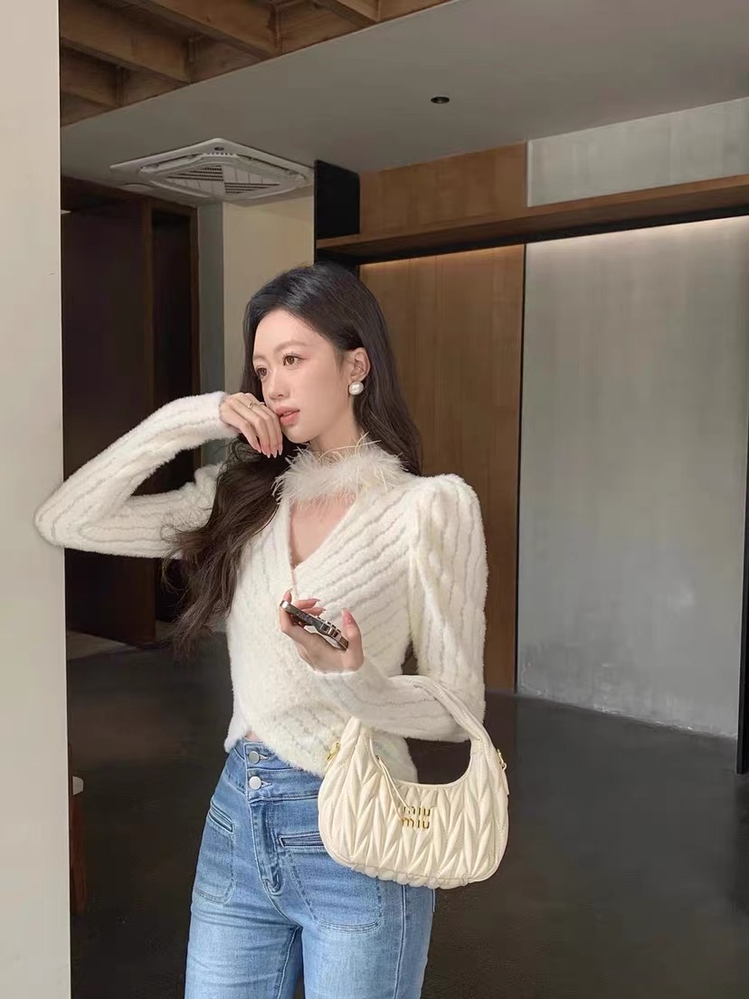 剩飯cellchok法式環保水貂毛V領掛脖毛衣女冬季設計感別致上衣