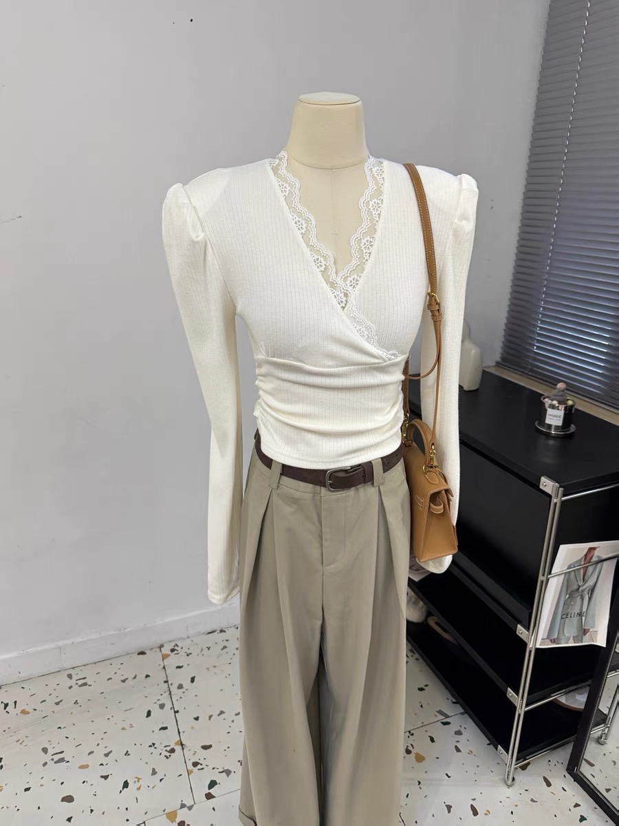 2024 early spring new Korean style slimming lace splicing design v-neck top for women