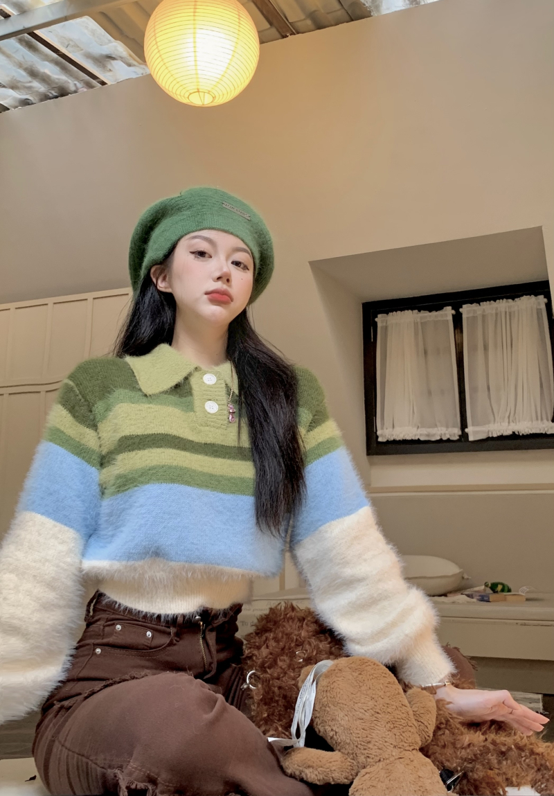 實拍 秋冬季短款高級感美式復古慵懶風polo領撞色條紋毛衣女