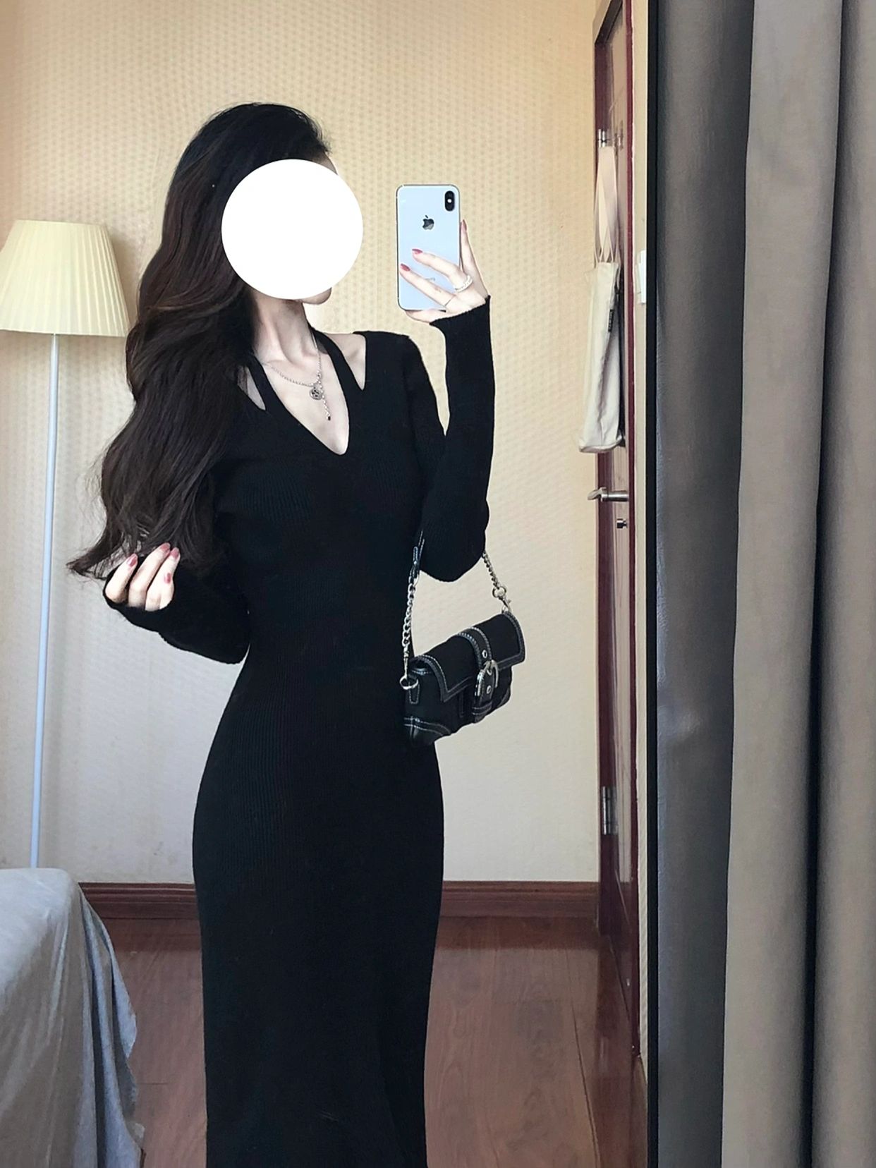 御姐風高級感氣質女神范掛脖連衣裙女秋冬內搭小黑裙修身包臀長裙