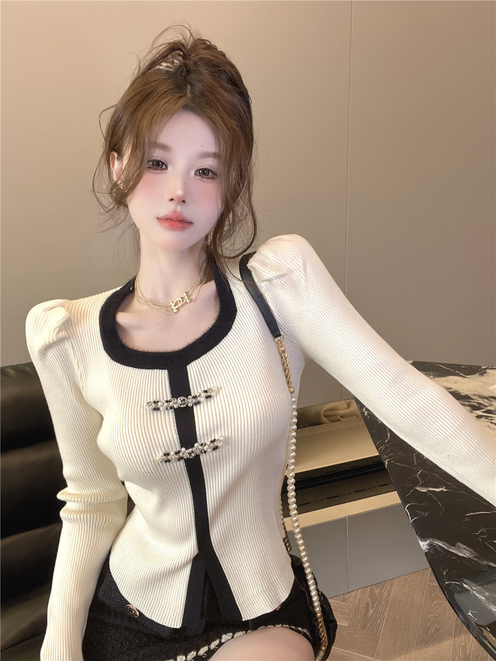 Real shot - fashionable national style new Chinese style contrasting raw edge puff sleeves slim fit pullover sweater