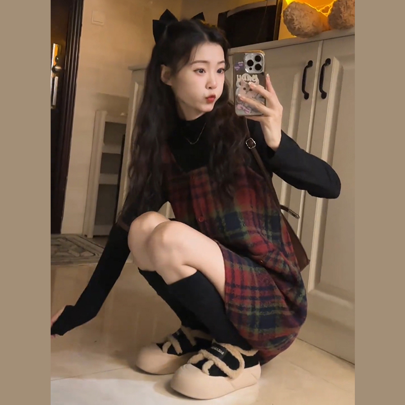 新年跨年戰袍小個子一整套裝毛呢背心連衣裙子秋冬季2023新款女裝