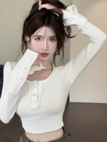 Autumn and winter unique and sweet hot girl short slim fit square collar white long-sleeved top with design sense bottoming shirt for women to wear