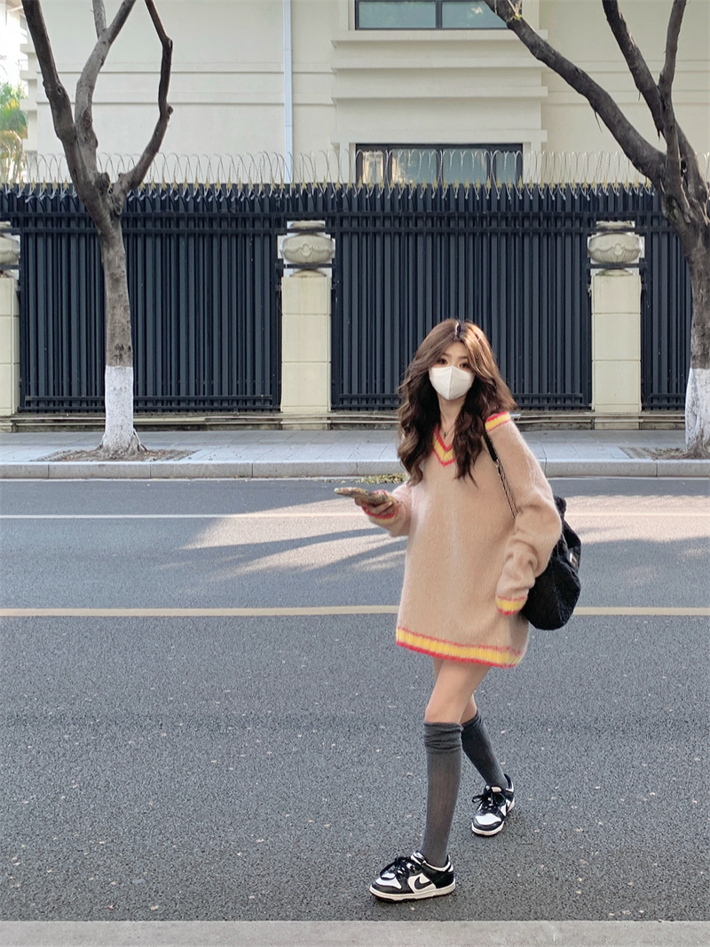 實拍#韓系撞色馬海毛毛衣2023秋冬新款寬鬆V領針織上衣女