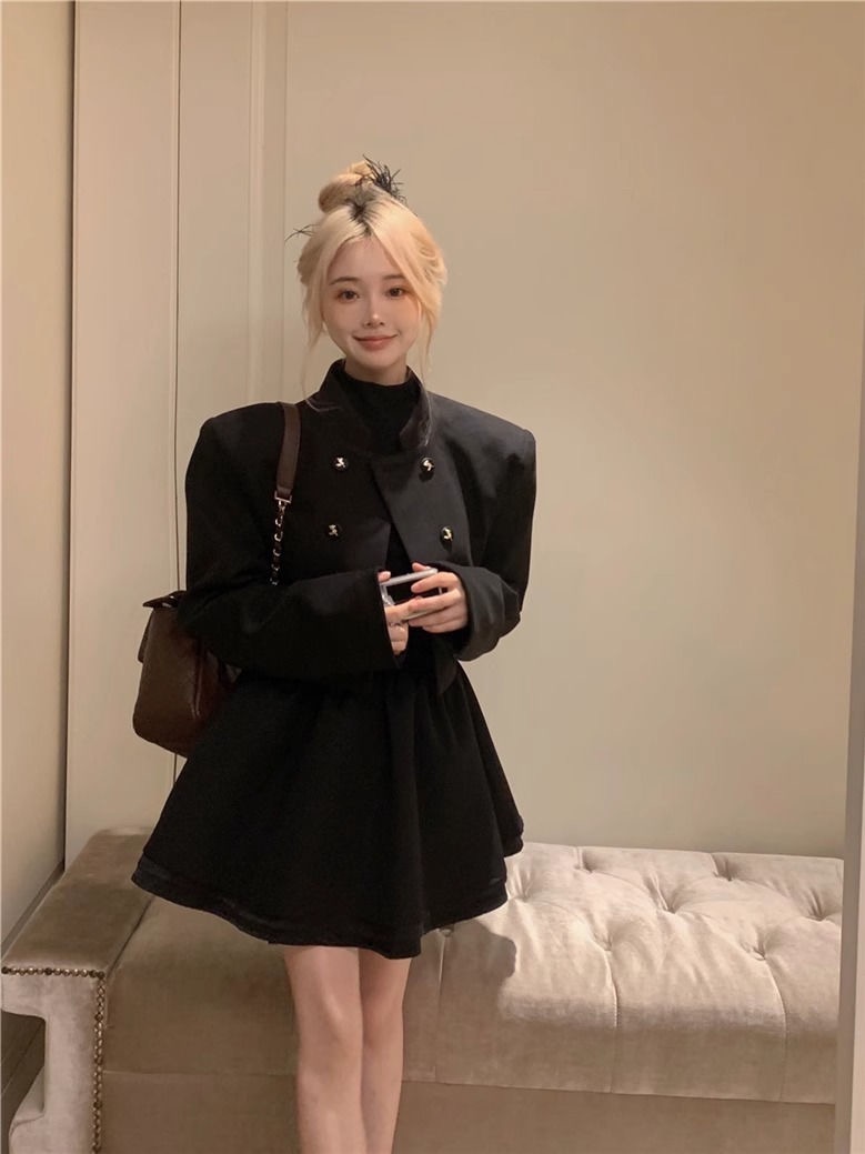 Black stand-up collar short coat for women autumn and winter 2023 new gold style shoulder pad short cardigan double breasted top