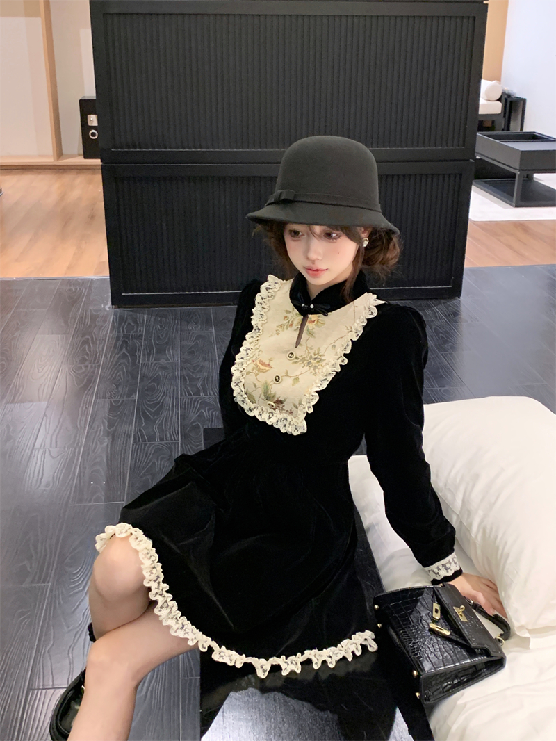 實拍~國風刺繡拼接絲絨連衣裙女法式復古方領收腰短裙公主裙