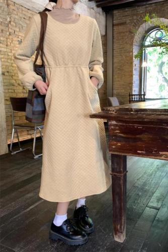 Real shot ~ cream color rhombus quilted thickened waist dress + bottoming top