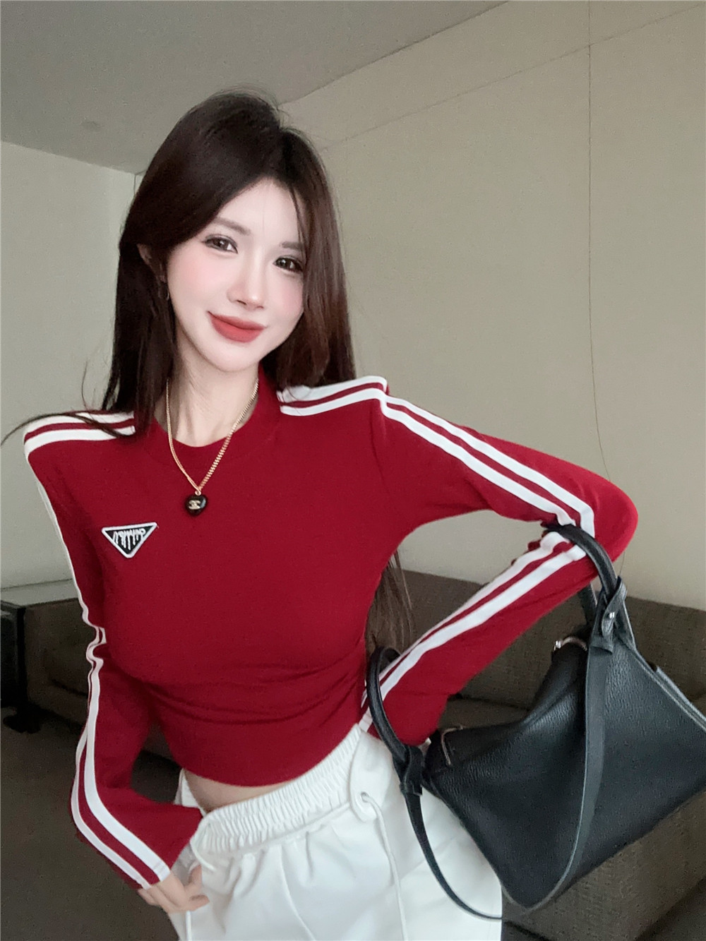 Real shot of American retro contrast striped long-sleeved T-shirt for women, slim fit round neck top with base layer underneath