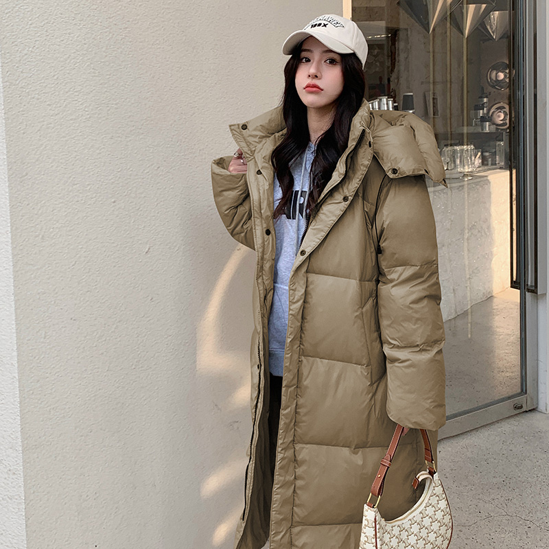 Real shot of long thickened down jacket for women, 2023 new winter style, Korean version, loose and fashionable bread coat