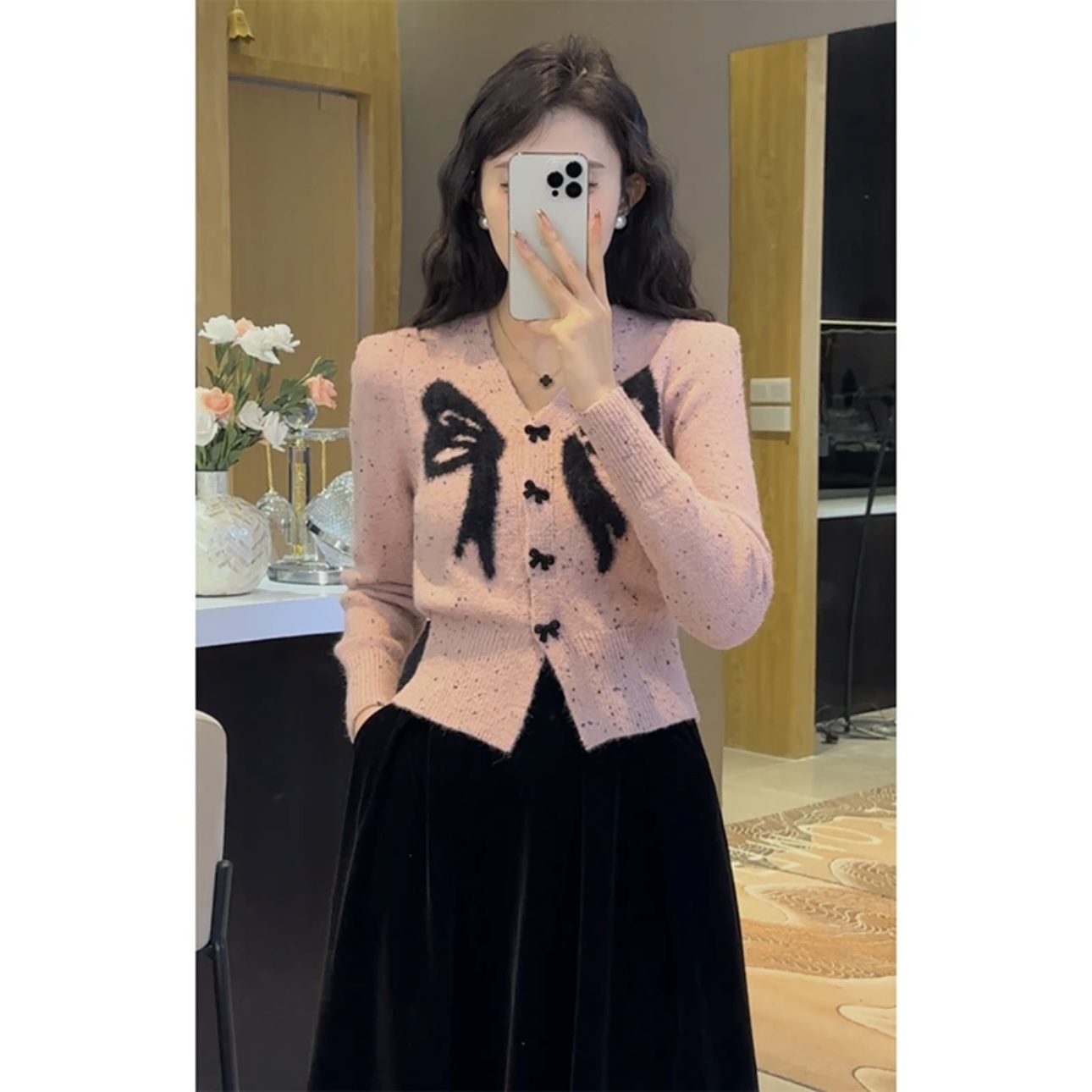 2023年V領蝴蝶結針織衫女秋冬季新款長袖短款毛衣開衫上衣潮