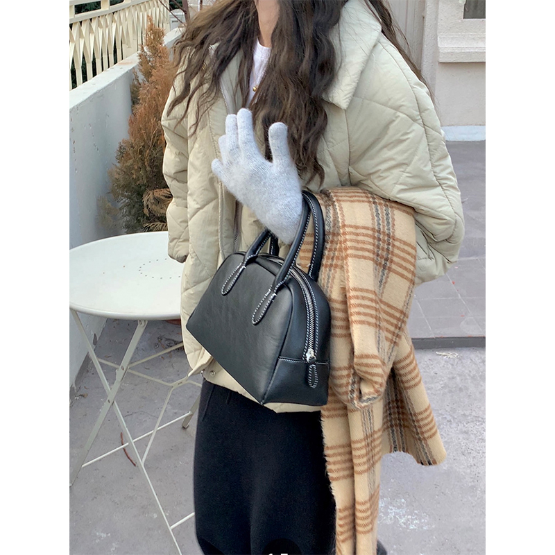 Real shot of Korean chic retro casual simple warm little man lapel loose diamond check cotton short jacket