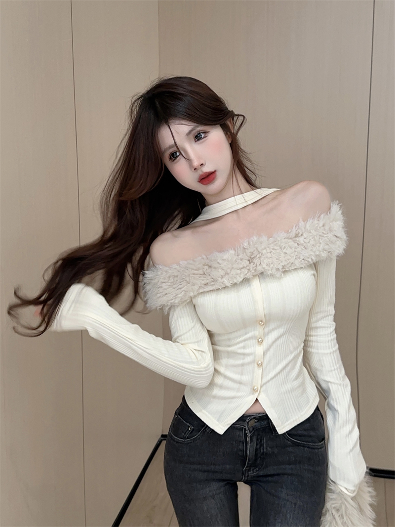 Actual shot of one-shoulder fur collar halter neck sweater with niche design and slim fit.
