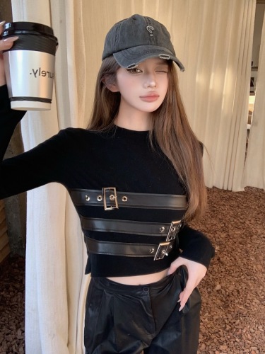 Actual shot of Korean style niche celebrity hot girl motorcycle pickup buckle strap slim high collar long-sleeved top