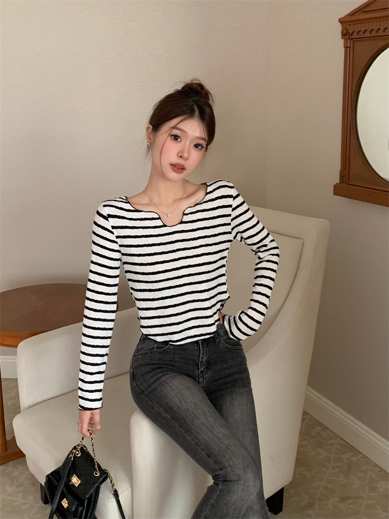 Real shot of autumn and winter new design V-neck long-sleeved T-shirt with earrings for women striped bottoming shirt with inner top