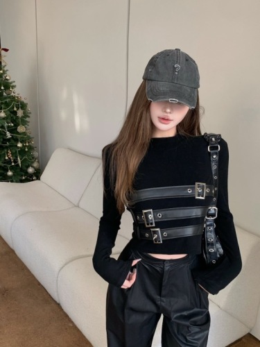 Actual shot of Korean style niche celebrity hot girl motorcycle pickup buckle strap slim high collar long-sleeved top