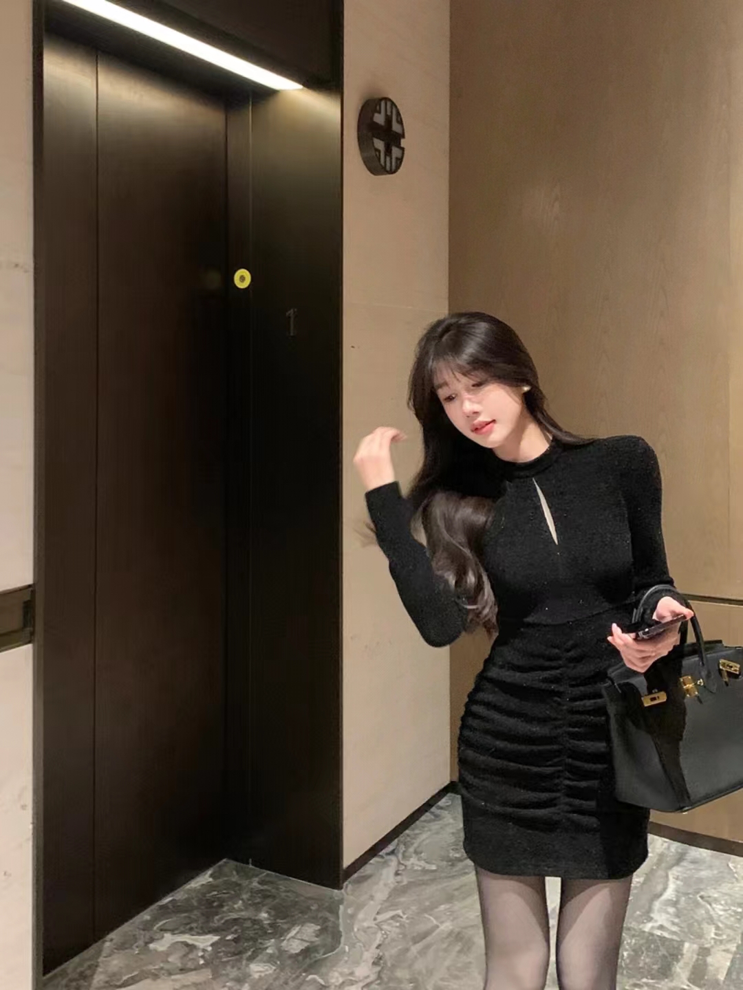 夜幕初雪赫本風冬季半高領包臀連衣裙女法式皺褶連衣裙80456