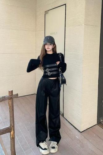 Actual shot of Korean style niche celebrity hot girl motorcycle pickup buckle strap slim high collar long-sleeved top