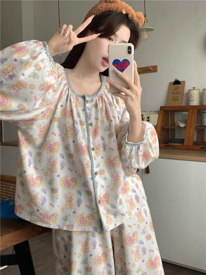 Actual shot of Korean style spring and autumn cotton brushed loose and playful cartoon casual contrasting color lace long-sleeved home clothes set