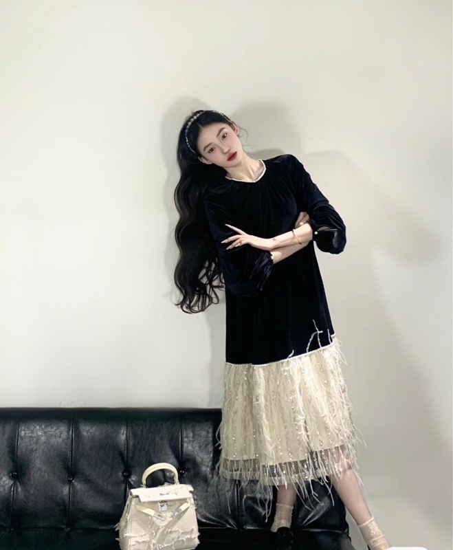 盈瓷跨年穿搭冬季聖誕年會絲絨連衣裙秋冬女新款高級感禮服長裙子