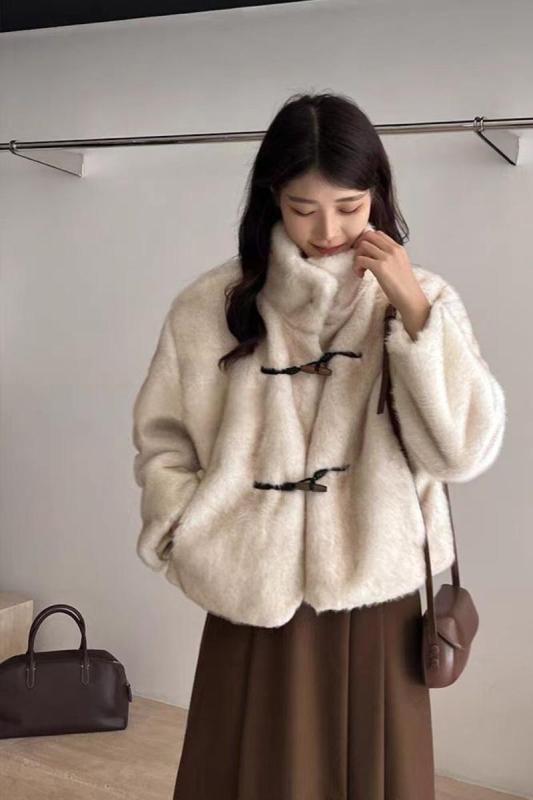 Horn button thickened millet mink short coat women's winter high-end temperament loose fur one-piece top for small people