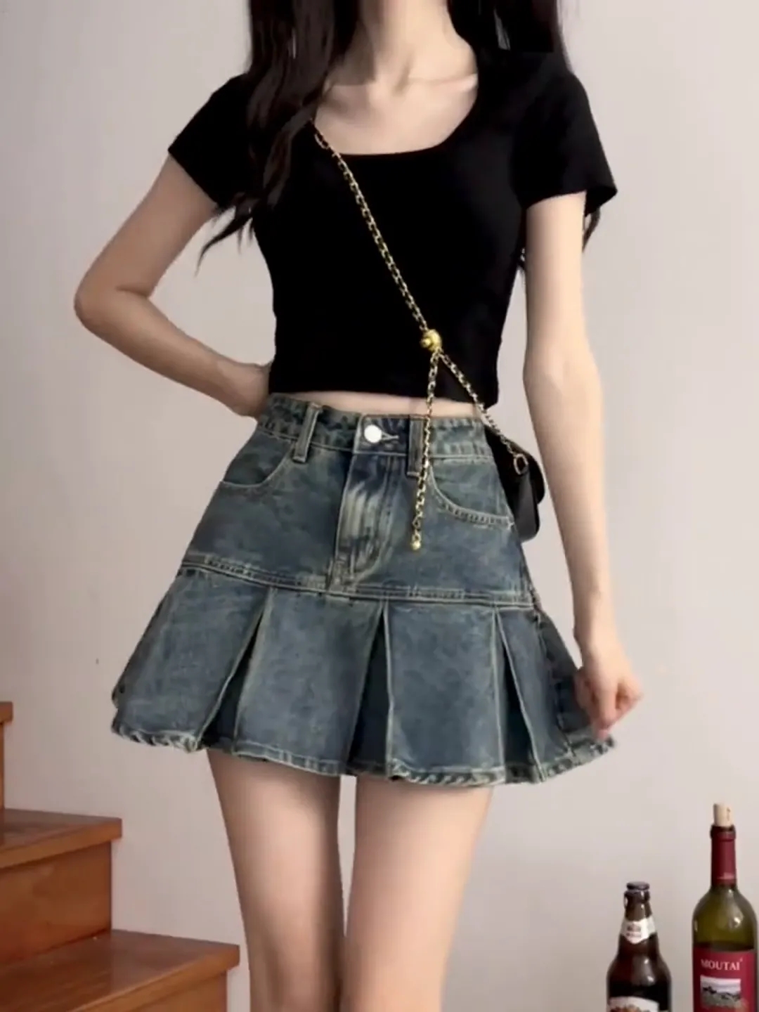 Retro petite slim high-waisted denim skirt for women with mature design A-line new short half-length pleated skirt