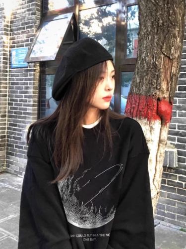 Official picture of round neck hooded sweatshirt for women, designer niche jacket, autumn and winter 2024 new trendy loose top