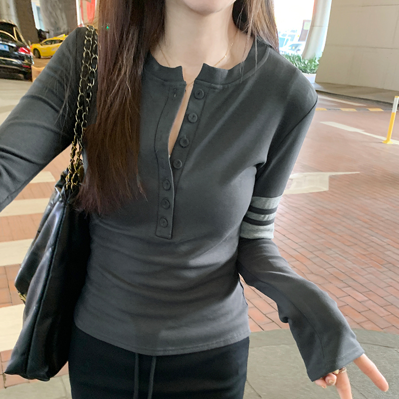 Real photos of American retro round neck button-down design right shoulder long-sleeved T-shirt autumn and winter 2023 new bottoming shirt