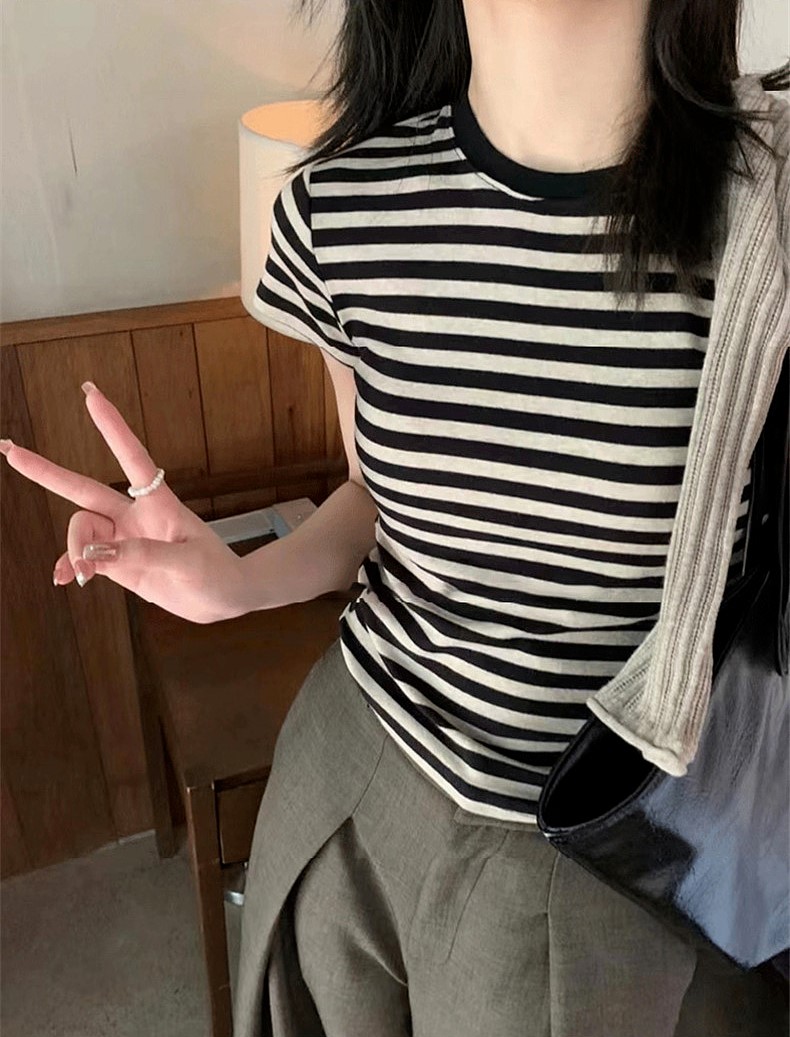 法式黑色條紋t恤短袖女夏季內搭2023新款修身辣妹高級感別致上衣