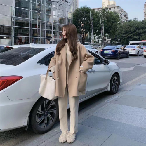 Woolen coat women's autumn and winter Korean version  new double-breasted small design sense of temperament long-sleeved coat