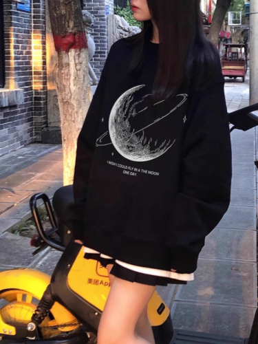 Official picture of round neck hooded sweatshirt for women, designer niche jacket, autumn and winter 2024 new trendy loose top