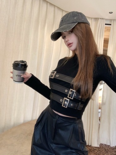 Actual shot of Korean style niche celebrity hot girl motorcycle pickup buckle strap slim high collar long-sleeved top