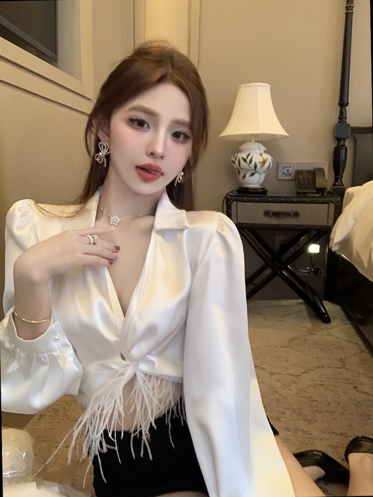 實拍 緞面襯衫女秋設計感小眾羽毛短款襯衣長袖上衣