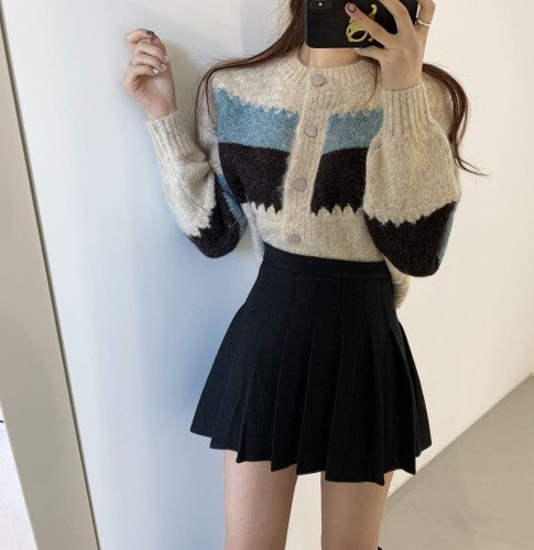 Early spring Korean chic retro contrasting round neck single-breasted cardigan knitted sweater + pleated skirt short skirt for women