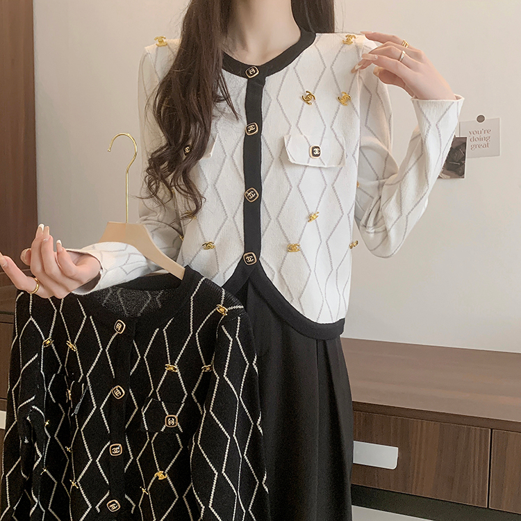 實拍2024早春輕奢重工小香風單排扣短款外套女單排扣拼色圓領開衫