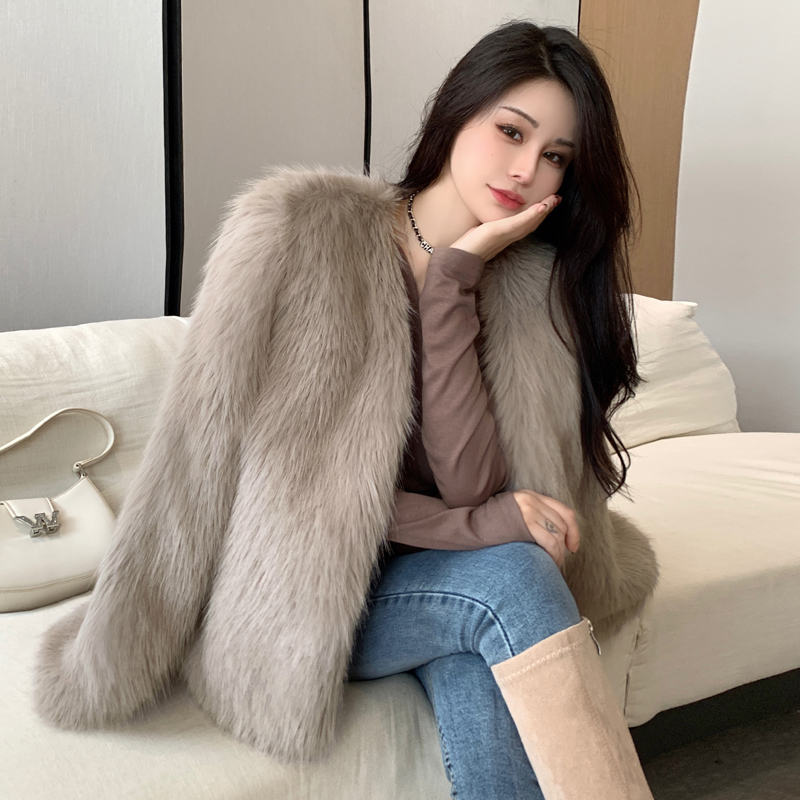 Real shot of fur coat for women in winter new style imitation fox fur short eco-friendly toka fur coat with a small fragrance