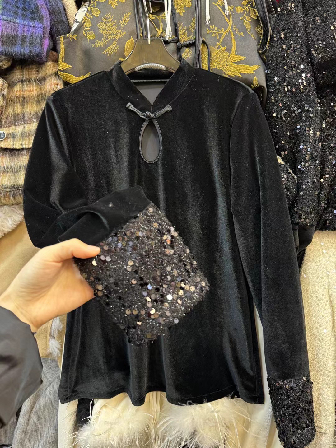 New Chinese style black velvet shirt for women in autumn and winter new improved Hanfu base with horse skirt top