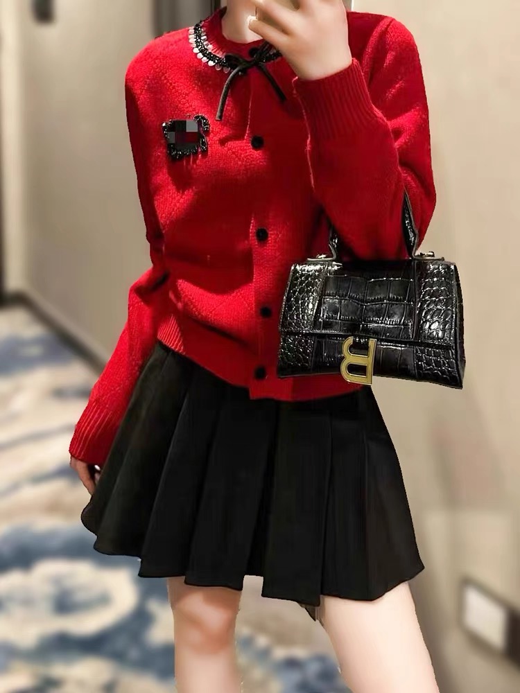 2024新年鑲鑽圓領菱形格紅色本命年毛衣針織開衫外套上衣女秋冬