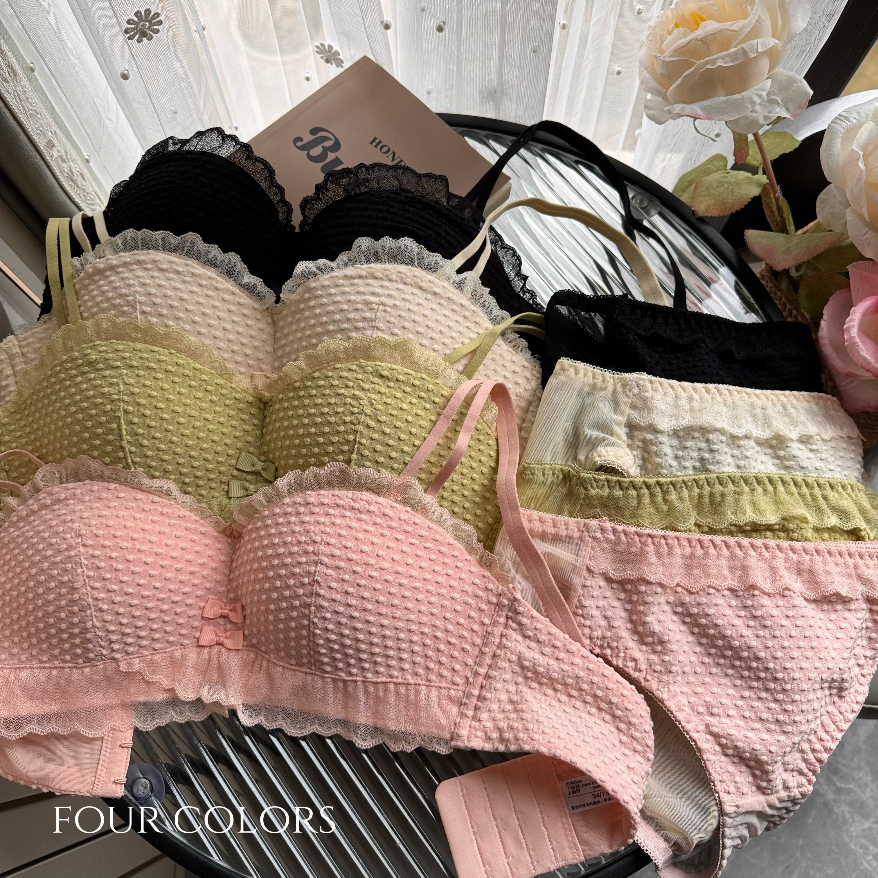 Real shot of Japanese sexy lace push-up no-wire bra set girl's bra to collect side breasts underwear