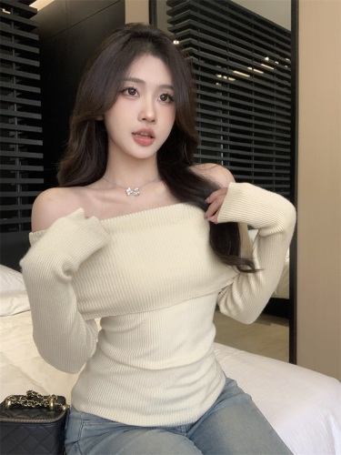 Real shot!  2024 French one-shoulder clavicle knitted sexy lazy inner wear off-shoulder long-sleeved top