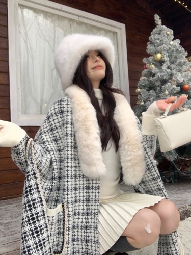Real shot of temperament small fragrance anti-mink fur large fur collar shawl women's warm cloak scarf coat coat